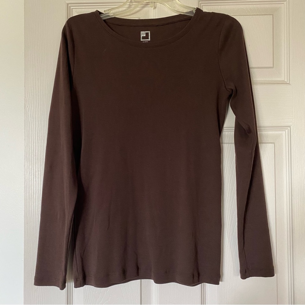 Jcpenney women’s size medium brown long sleeve tee